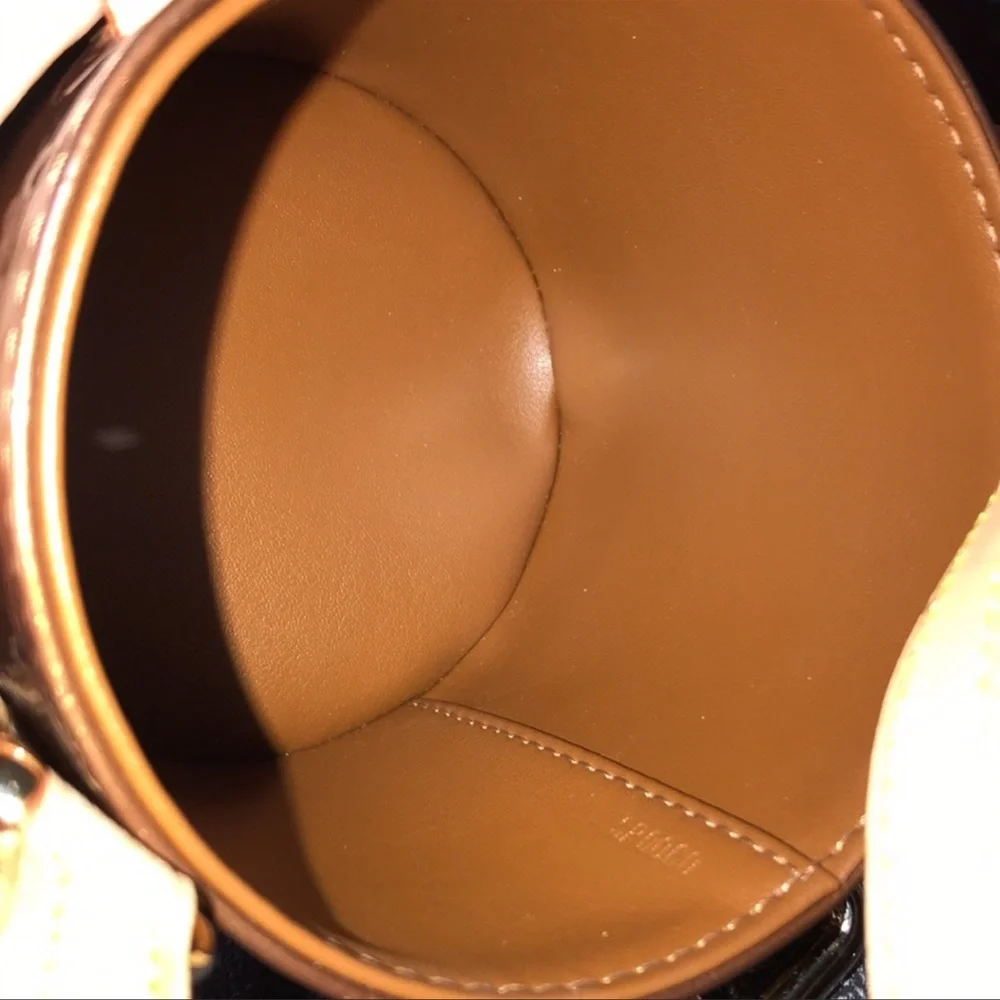 Louis vuitton crossbody bag - Picture 3 of 5